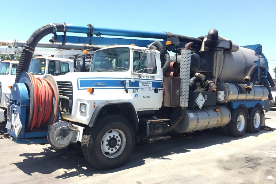 United Pumping Service Heavy Industrial Vactor Jetter Truck